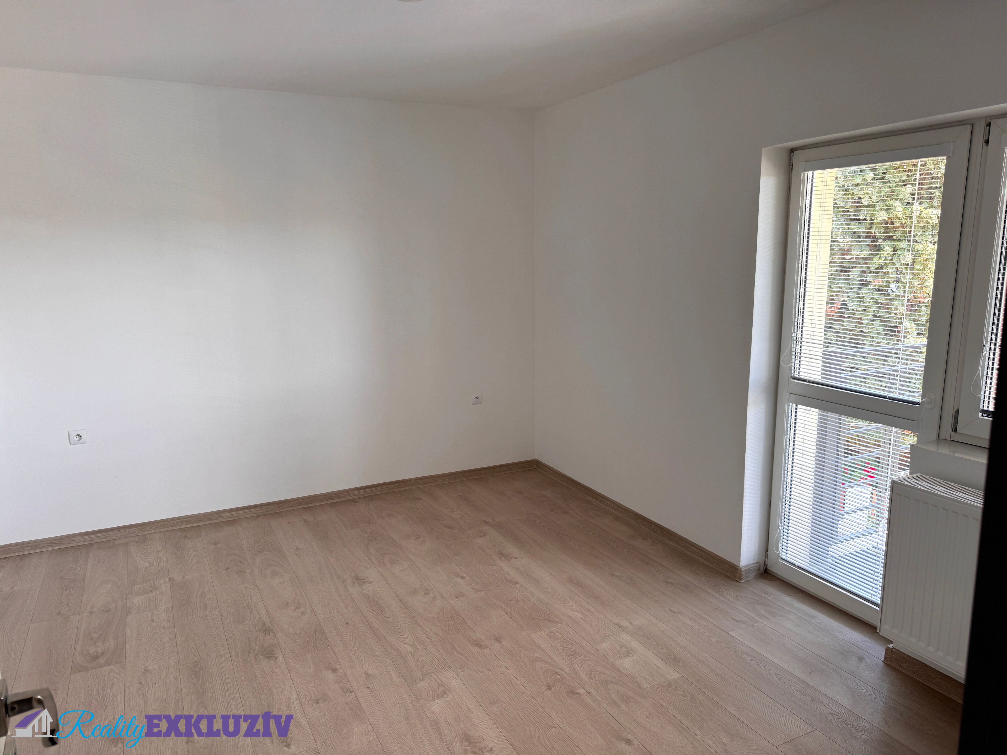 img_6a3e9bf44acff
