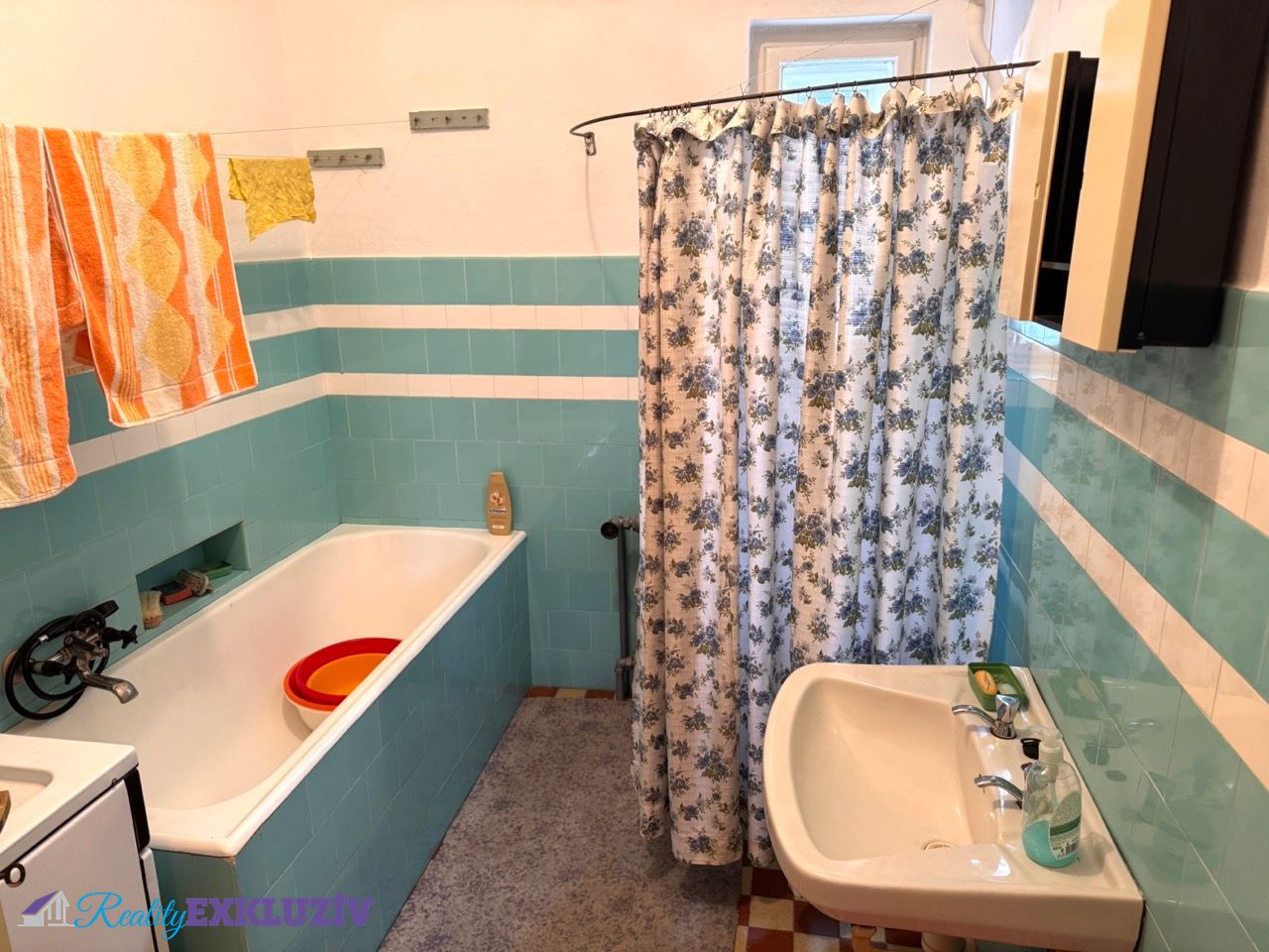 img_6ab16963aaee5